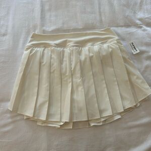 Old Navy Ivory Pleated Activewear Mini Skirt